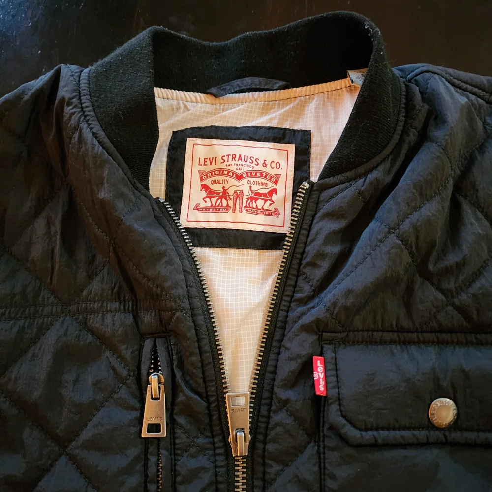 Levi's Black Quilted Zip Bomber Jacket - Picture 2 of 4